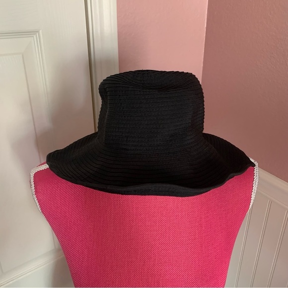 Sun n Sand Accessories - 👗Never worn Black Sun Hat - foldable and moldable!